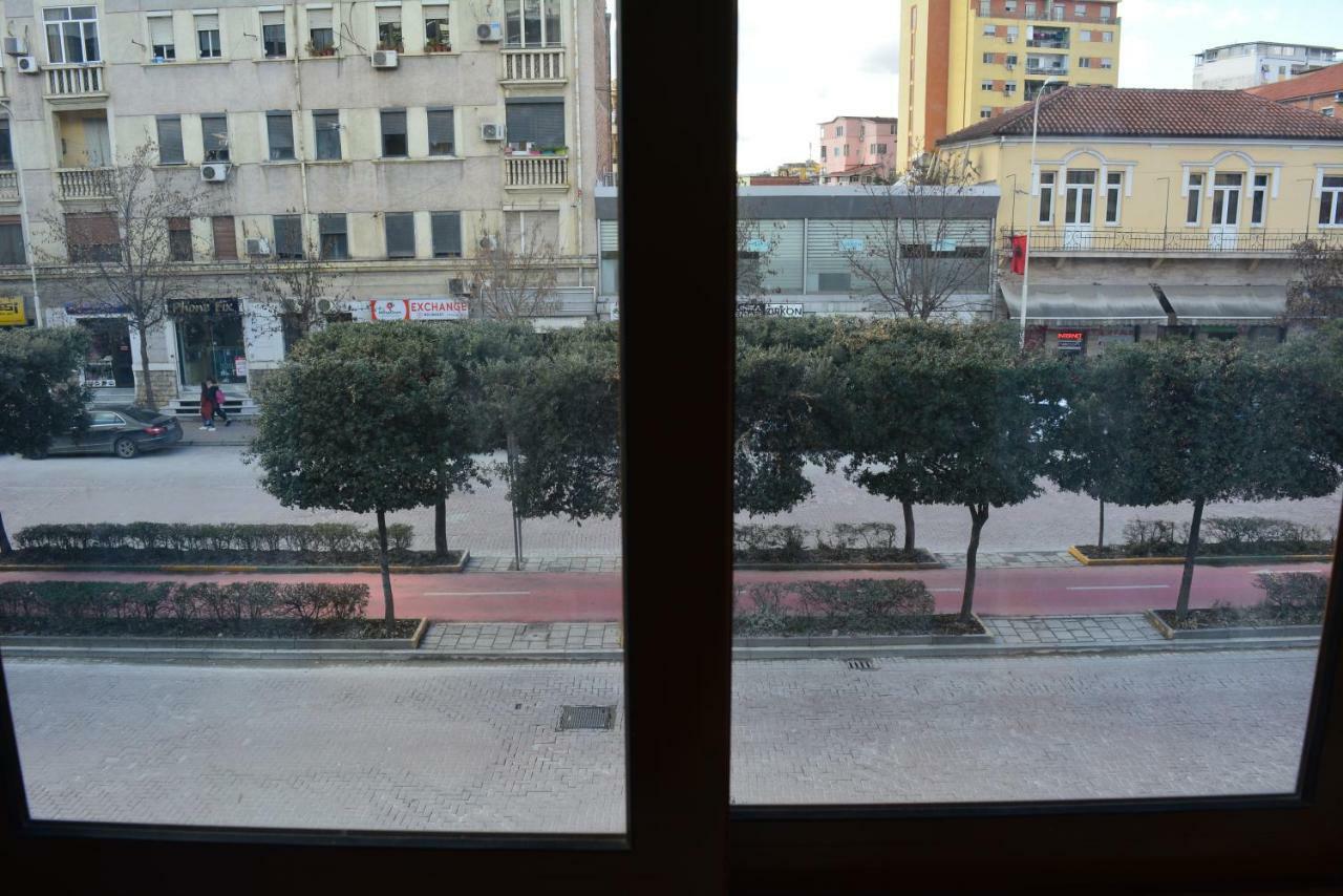Hotel Republika Tirana Eksteriør billede